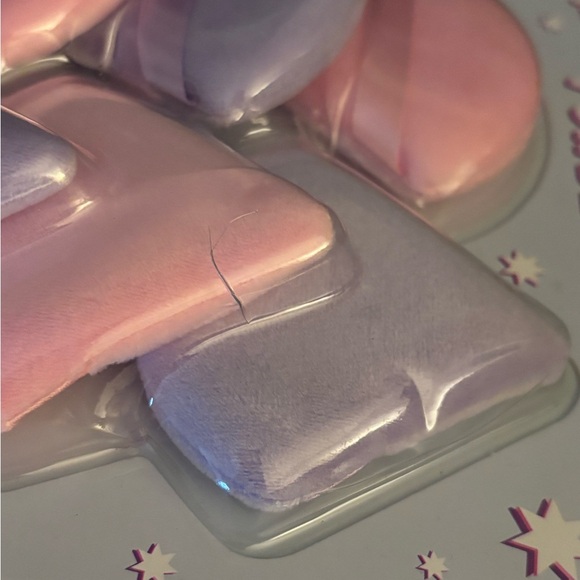 Miracle Powder Puffs 6-Pack - Picture 2 of 2